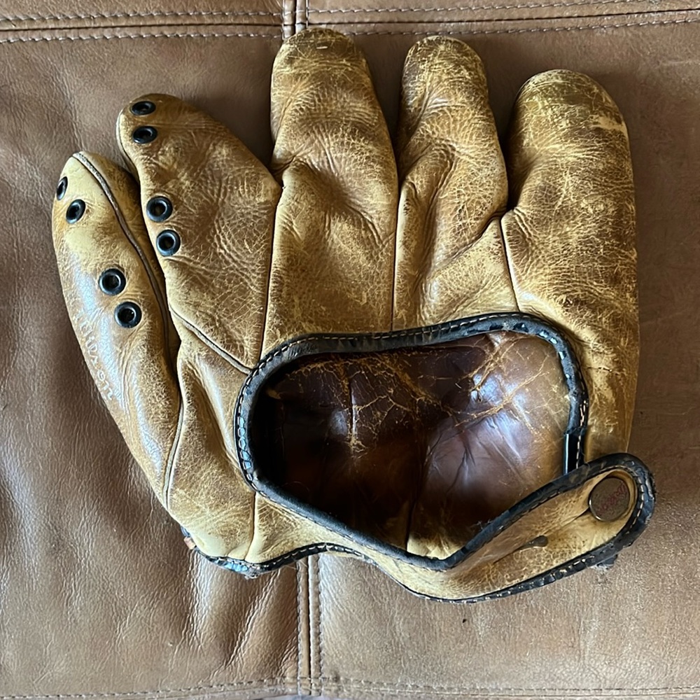 Vintage baseball glove lefty